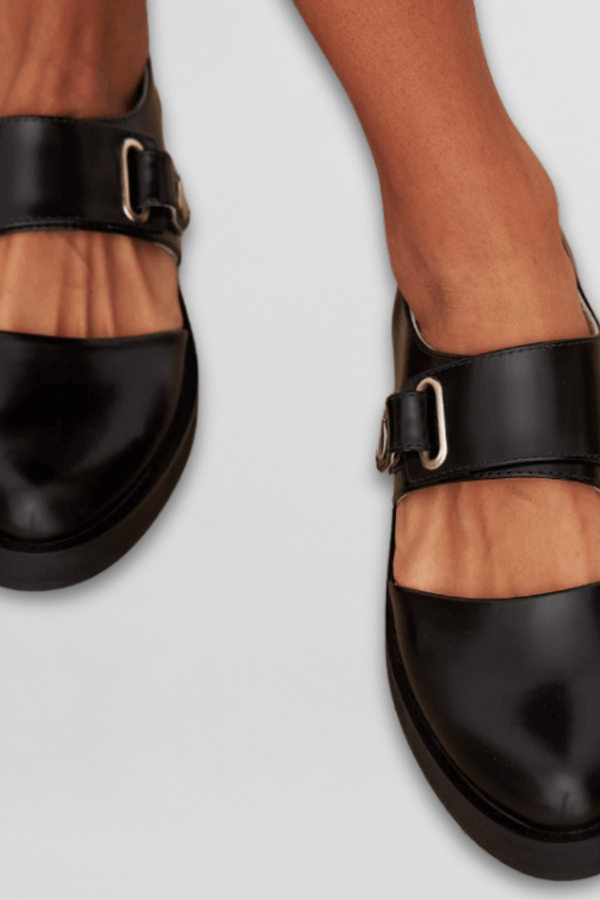 Pantofi clasici Mary Janes cu cataramă