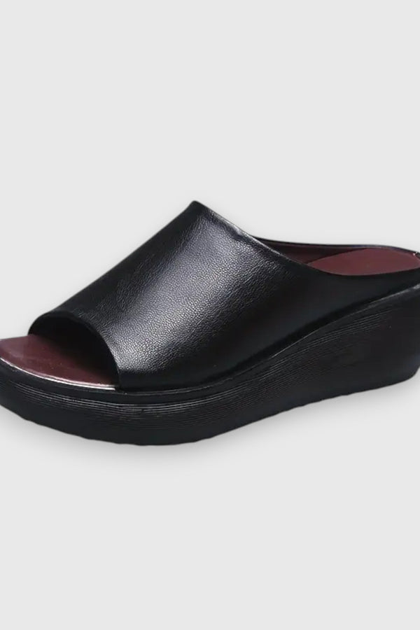 Sandale cu textură moale