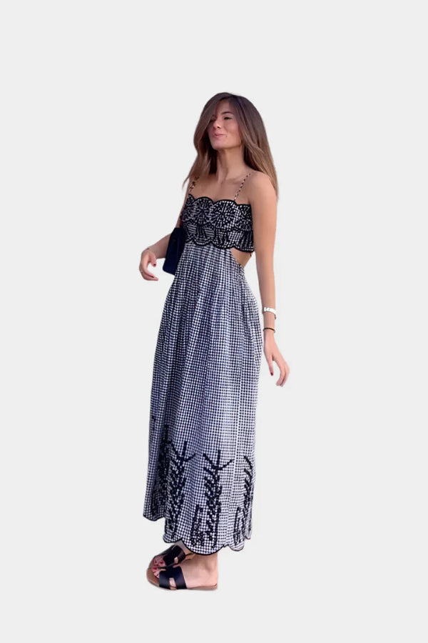 Rochie cu model tradițional în carouri