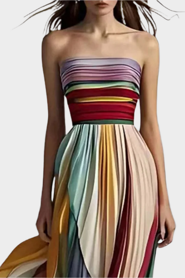 Rochie maxi fără bretele cu mișcare plisată și design impresionant