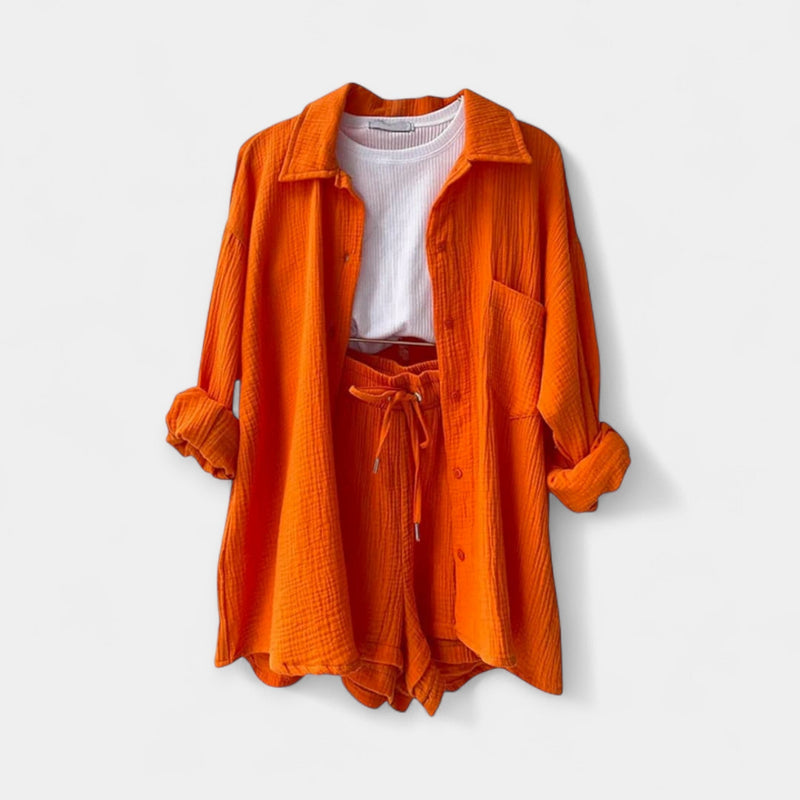 Set de vară cu top bicolor și pantaloni scurți