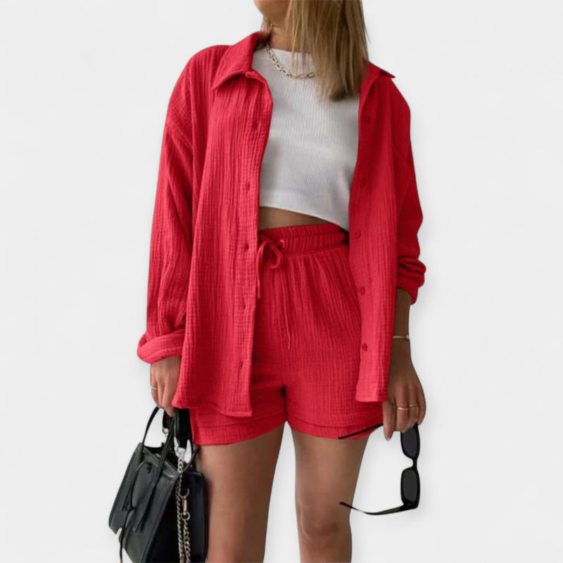 Set de vară cu top bicolor și pantaloni scurți