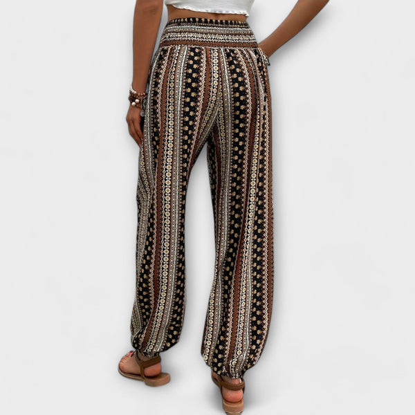 Pantaloni cu design etnografic