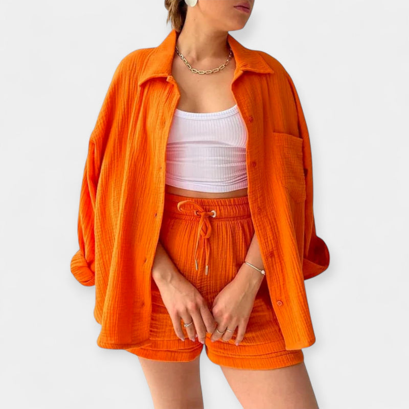 Set de vară cu top bicolor și pantaloni scurți