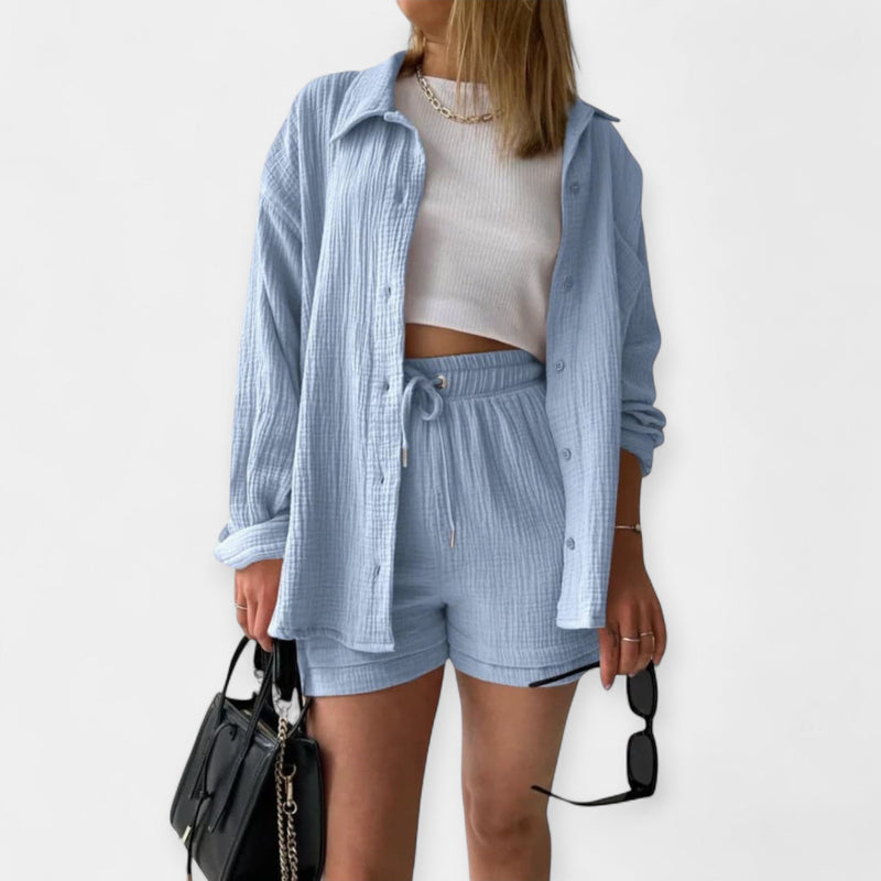 Set de vară cu top bicolor și pantaloni scurți