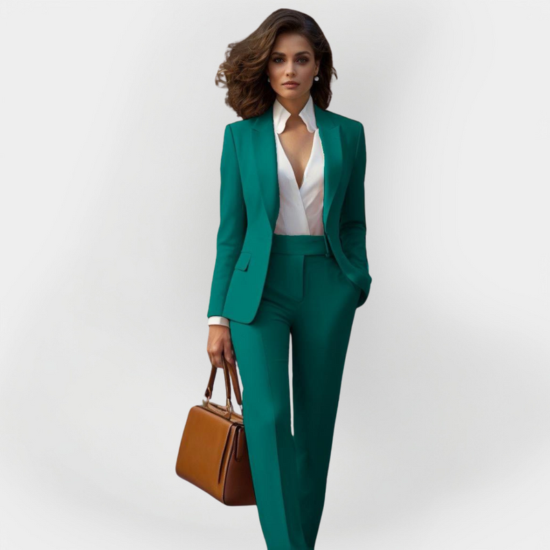 Costum elegant pentru femei