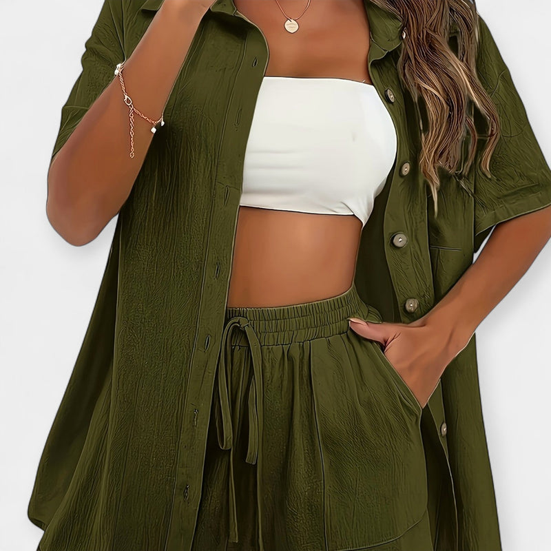 Set cămașă și pantaloni scurți