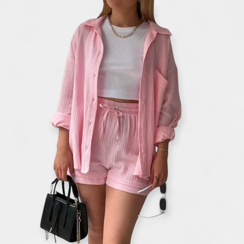 Set de vară cu top bicolor și pantaloni scurți