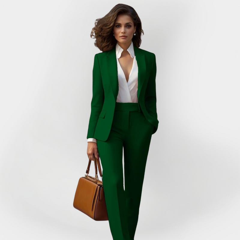 Costum elegant pentru femei