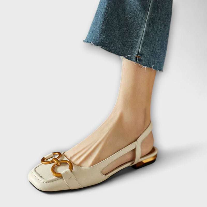 Sandală cu cataramă cu clemă