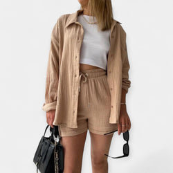 Set de vară cu top bicolor și pantaloni scurți