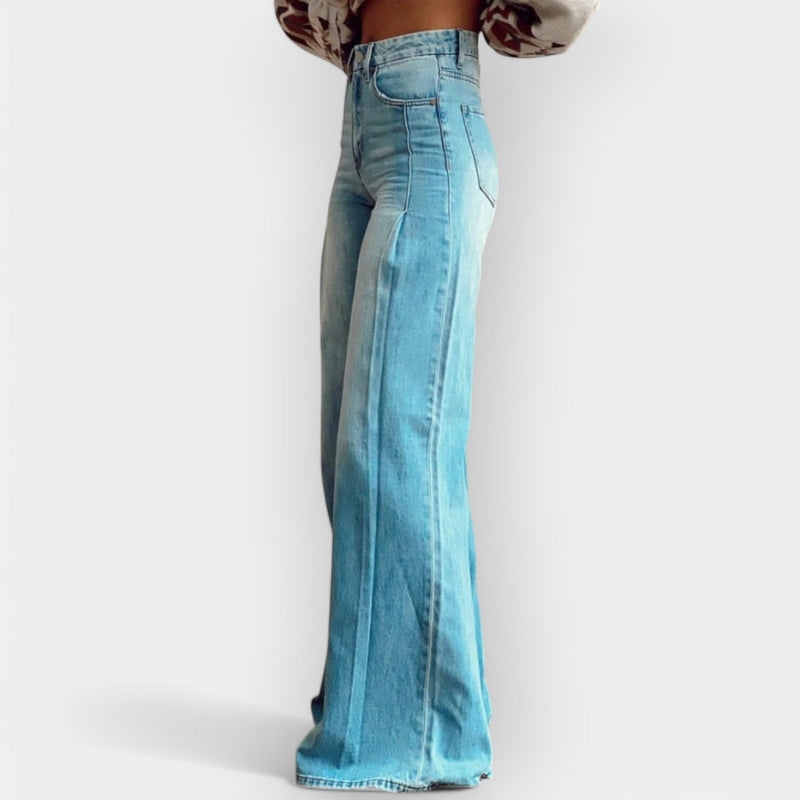 Pantaloni cu picior larg și design evazat