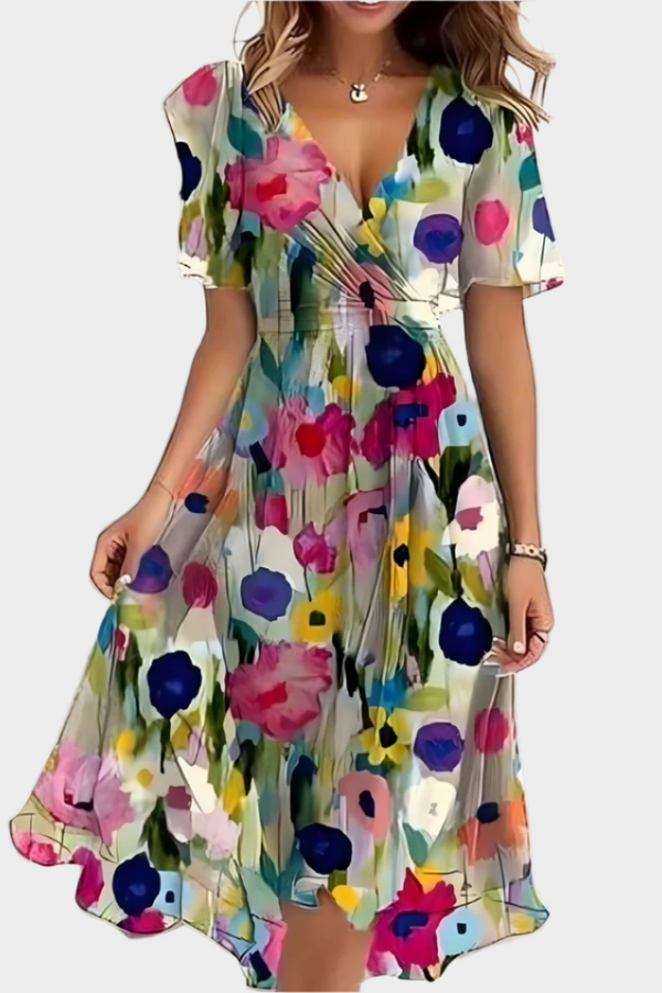 Rochie aerisită cu design floral și decolteu în V