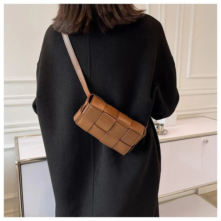 Alyssa™ Charm | Geantă de curea stilată