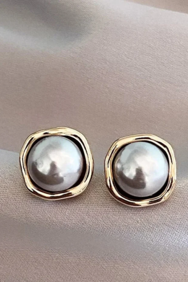 Cercei eleganți cu perle negre