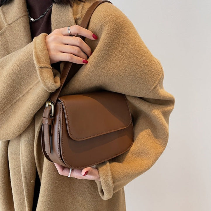 Geantă crossbody Avery™ Classic Saddle
