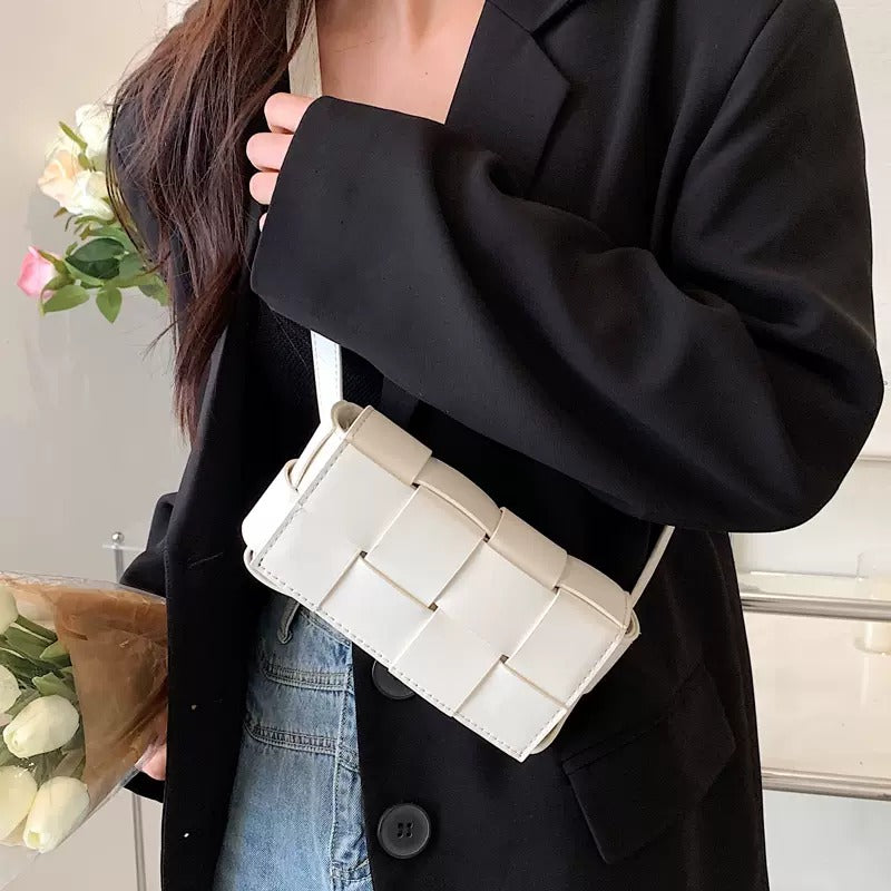 Alyssa™ Charm | Geantă de curea stilată