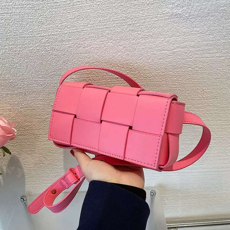 Alyssa™ Charm | Geantă de curea stilată