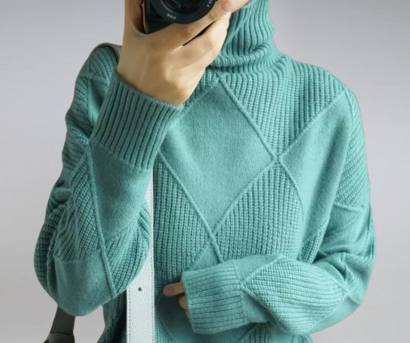 Bella - Pulover confortabil cu guler înalt