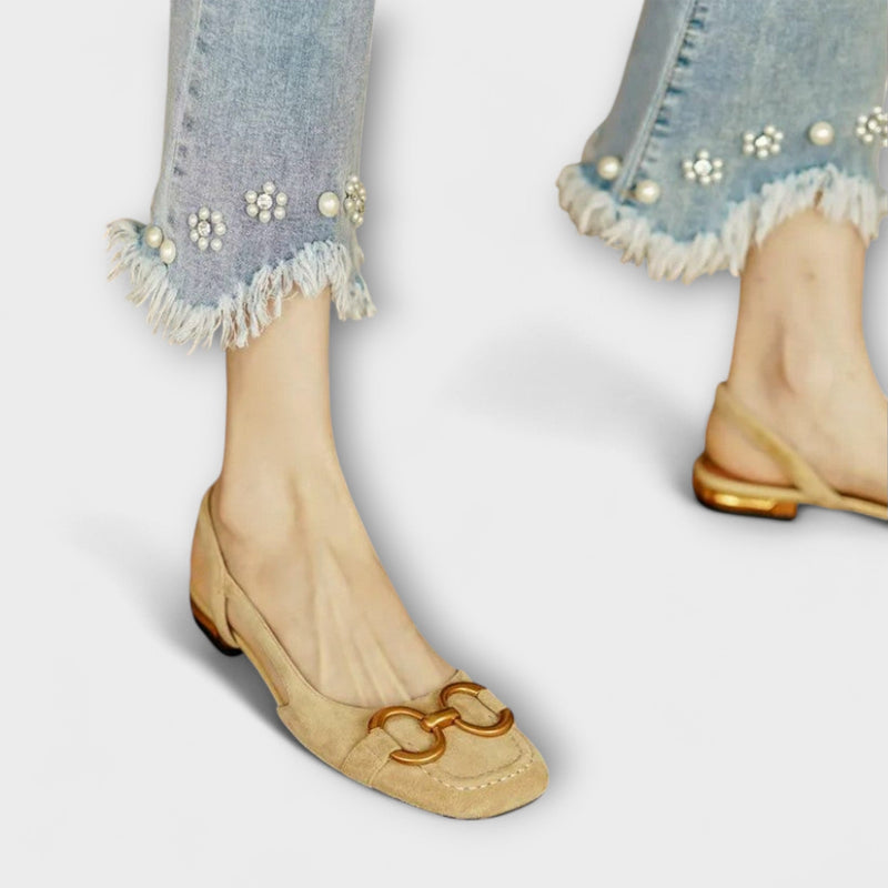 Sandală cu cataramă cu clemă