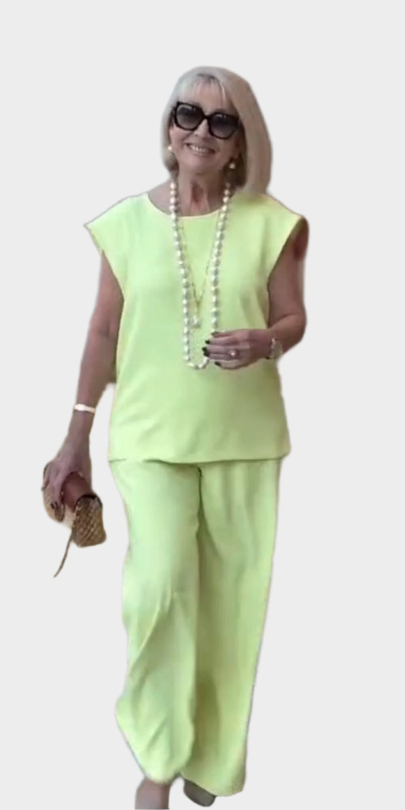 Set de îmbrăcăminte elegant și confortabilă