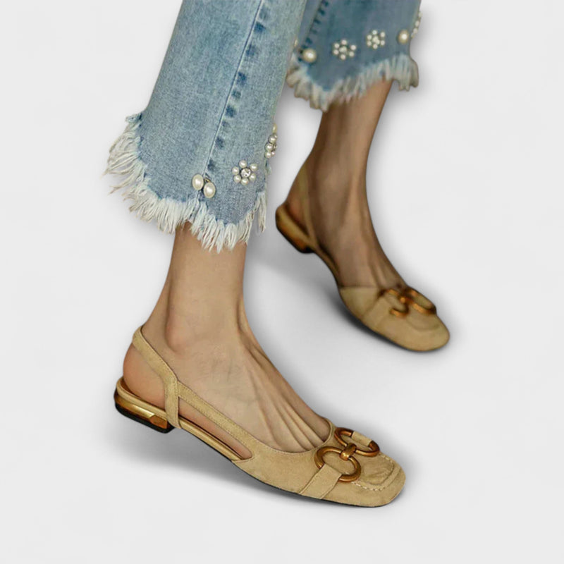 Sandală cu cataramă cu clemă