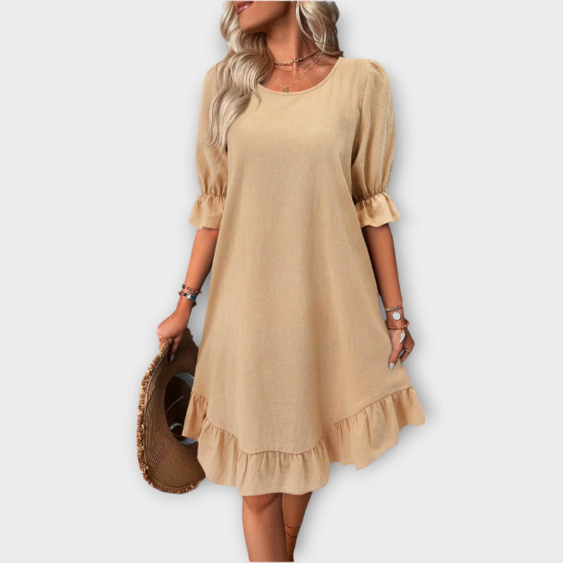 Rochie cu bretele subțiri și linie elegantă