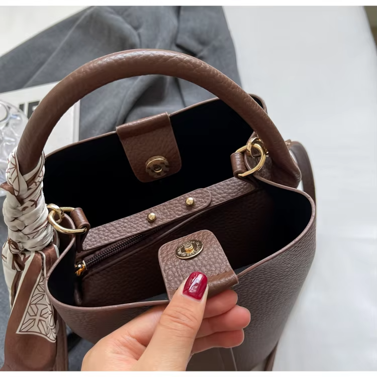 Abigail™ - Geantă retro tip găleată