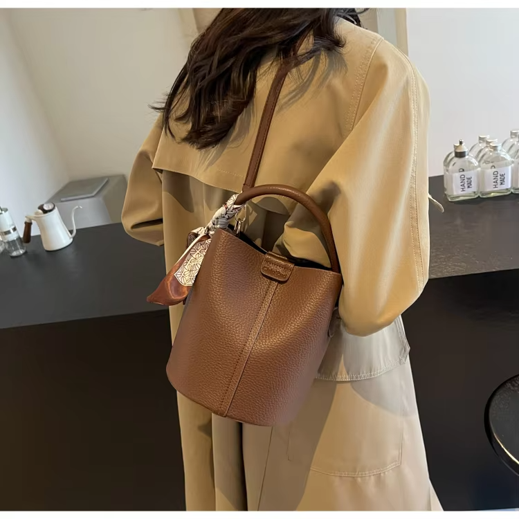 Abigail™ - Geantă retro tip găleată