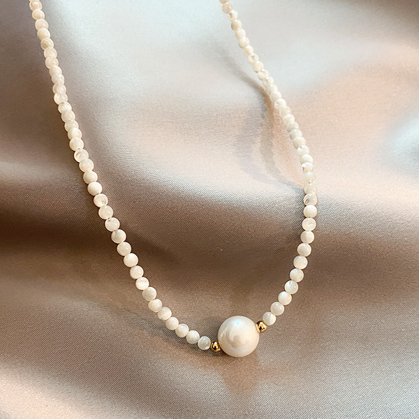 Colier elegant cu perle