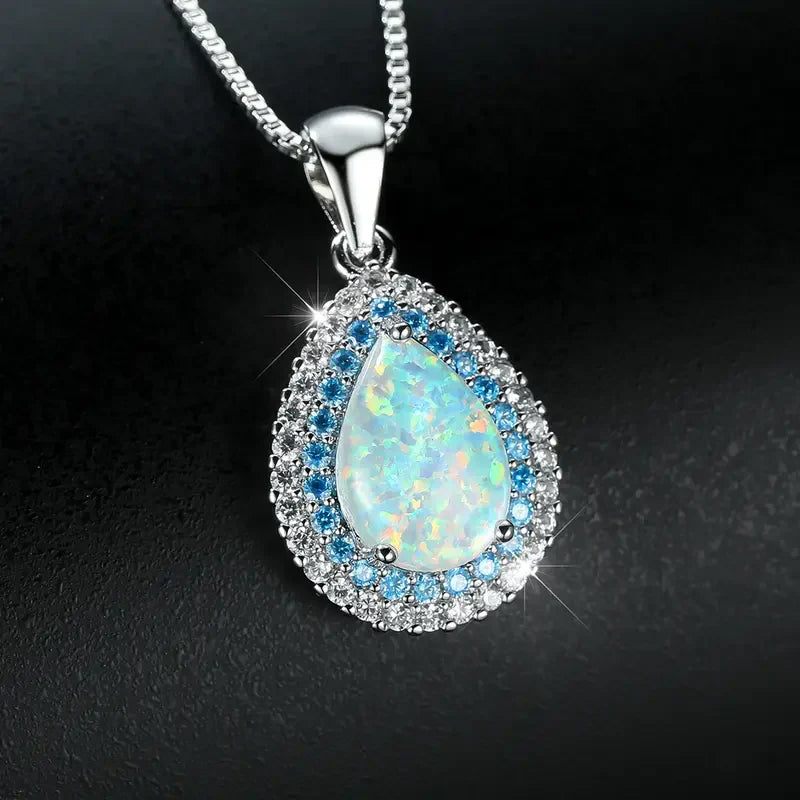 Colier elegant cu picătură de opal albastru strălucitor | Aur alb