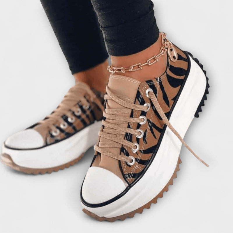 Jinky - Pantofi cu design modern Plateau