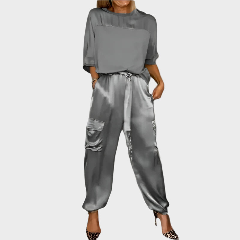 Set din satin cu bluză lejeră și pantaloni cargo