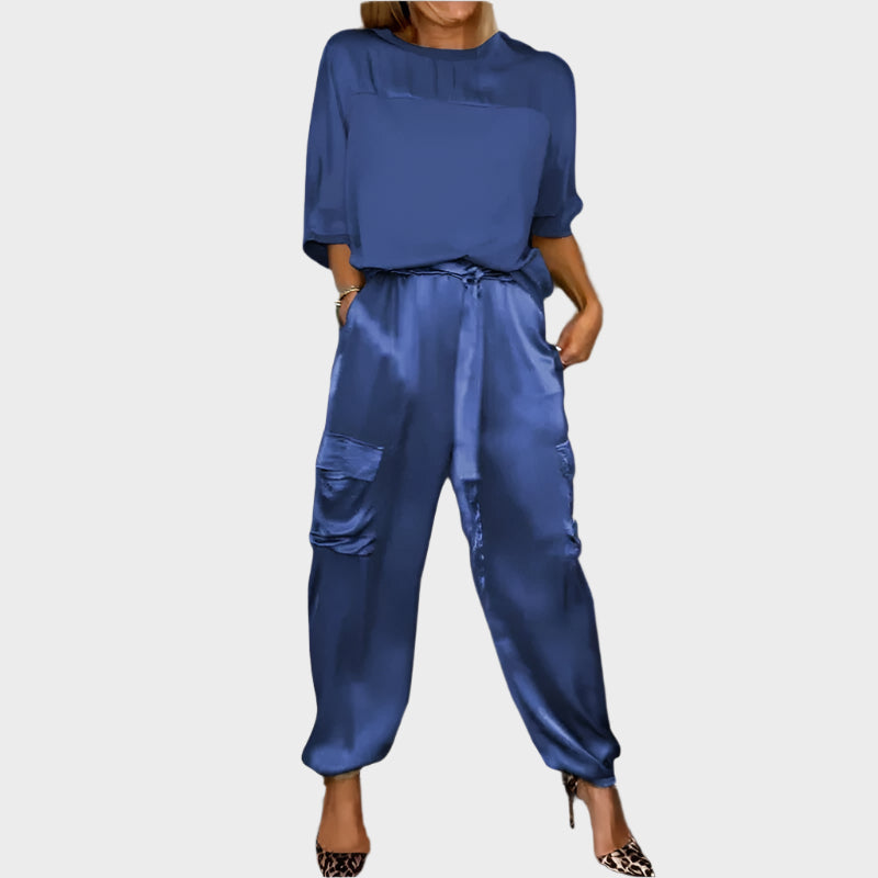 Set din satin cu bluză lejeră și pantaloni cargo
