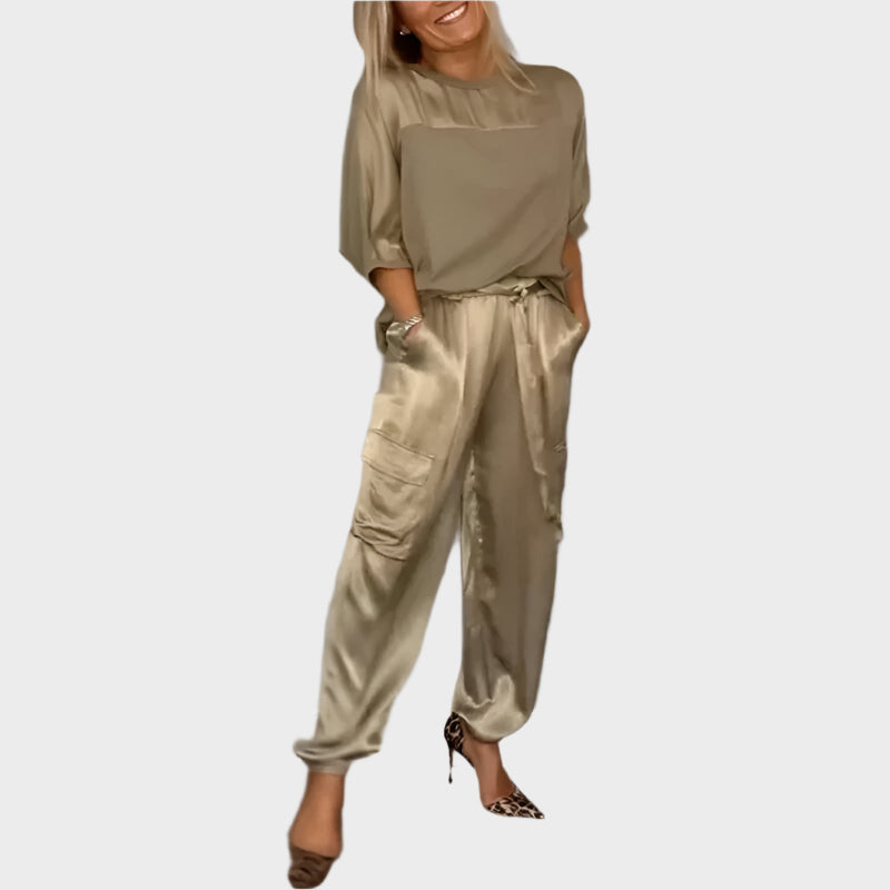 Set din satin cu bluză lejeră și pantaloni cargo
